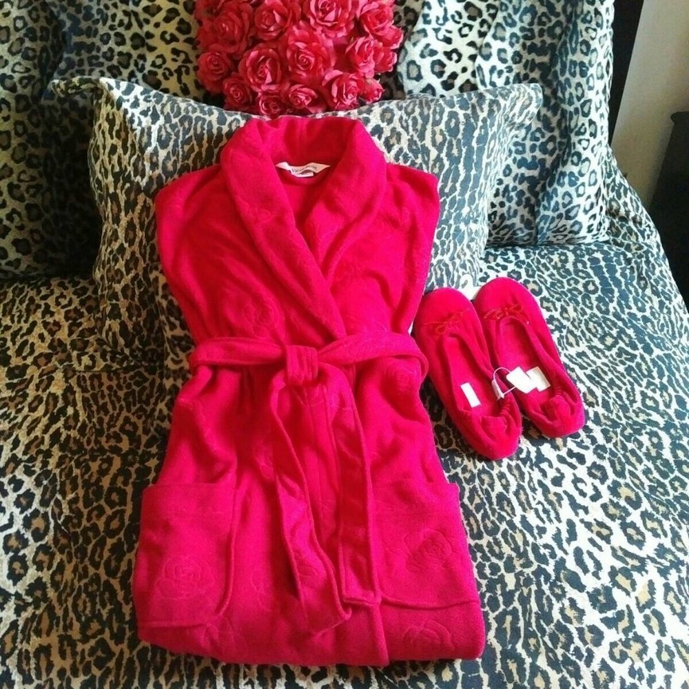 ✨HOST PICK!✨  Red Robe & Slippers Set, La Vie En Rose, M/L